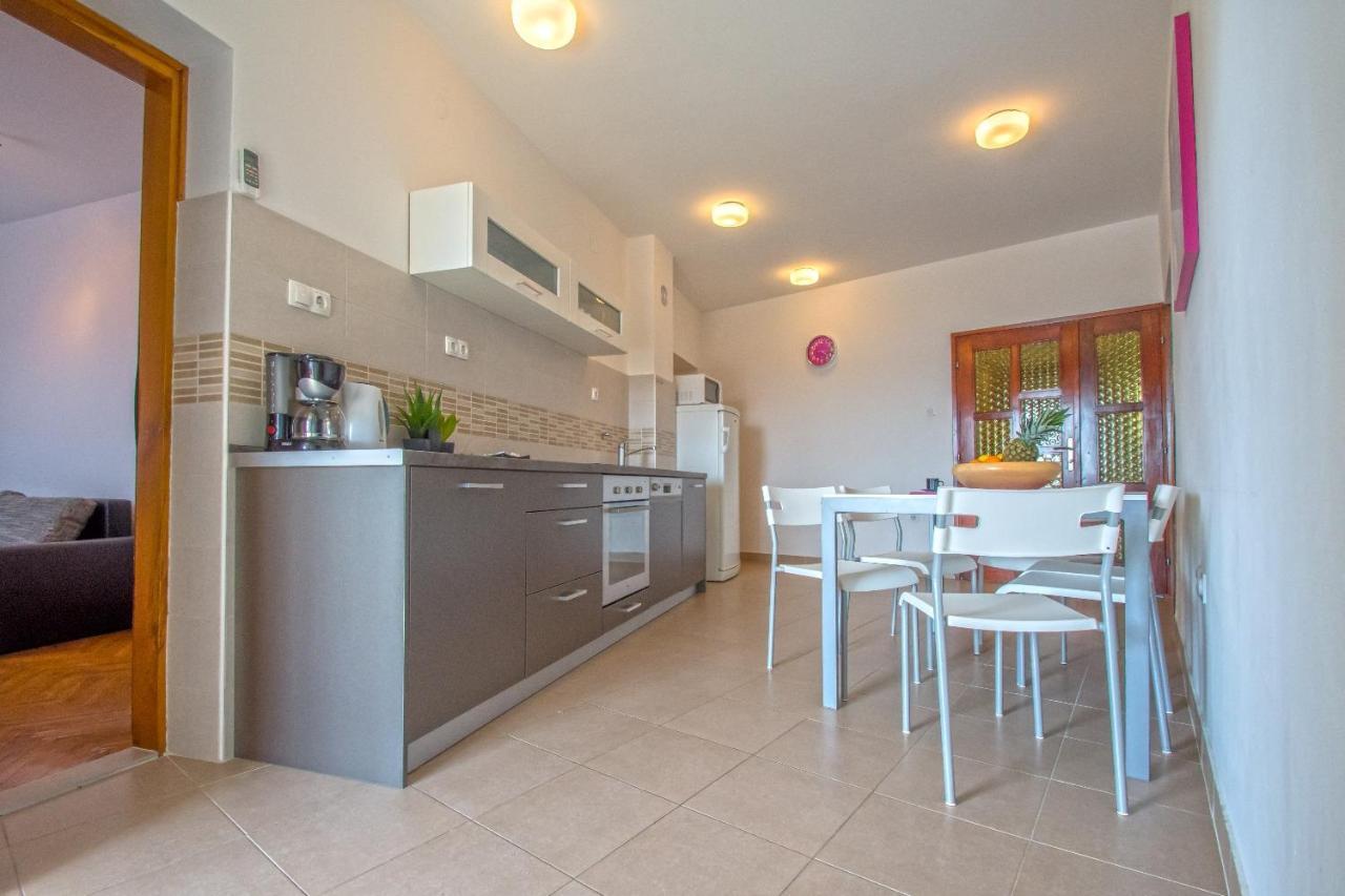 Apartments Sabina - 100M From Sea Crikvenica Luaran gambar