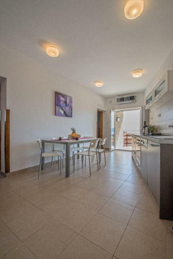 Apartments Sabina - 100M From Sea Crikvenica Bilik gambar